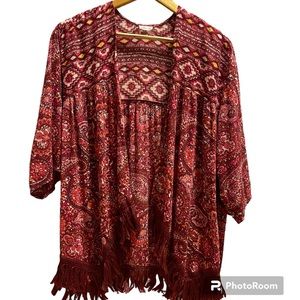 Hollister Kimono with Fringe Paisley Print Short Sleeve Red Size M